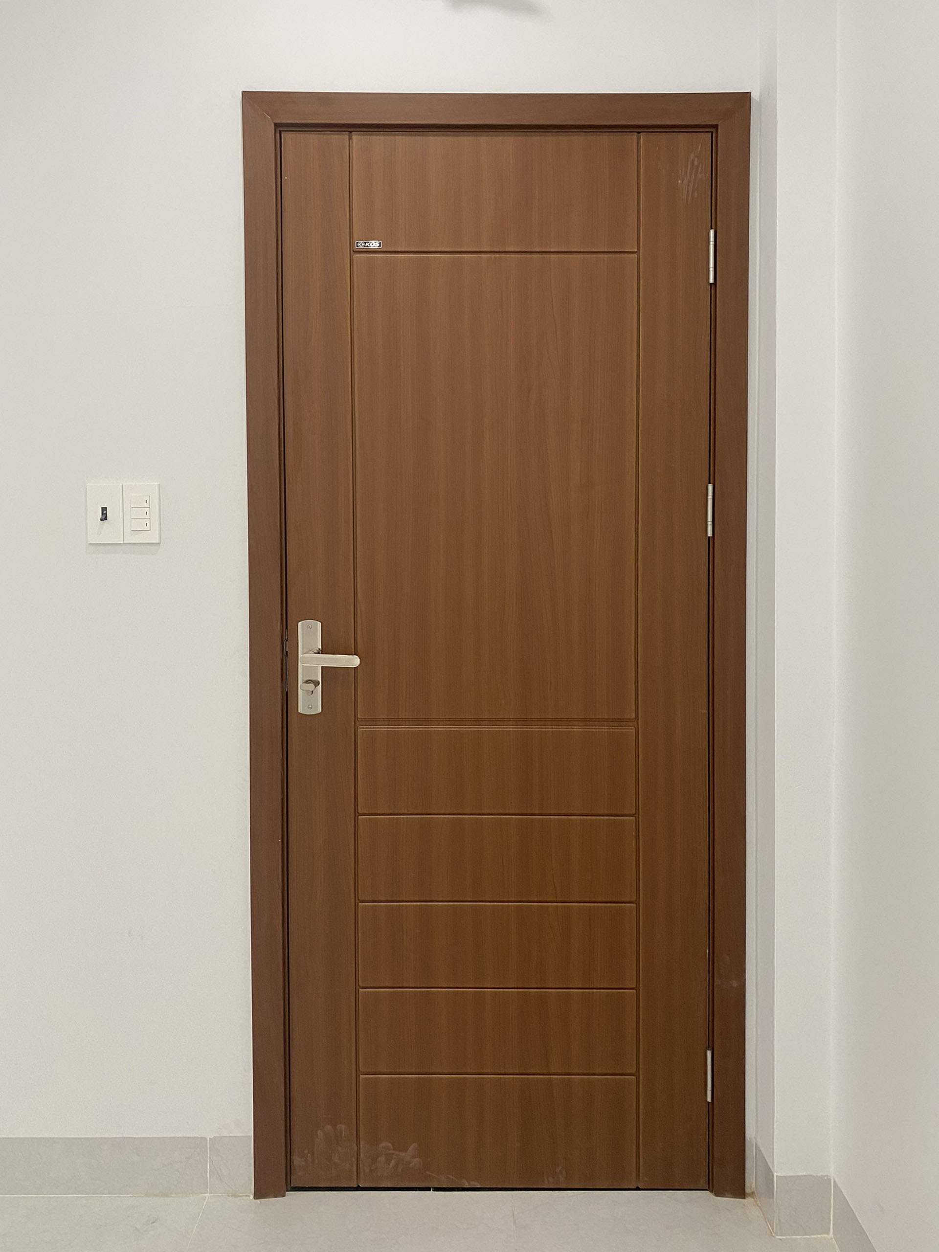 cua-nhua-abs-han-quoc-kos-105 Cửa Nhựa ABS Hàn Quốc KOS 105